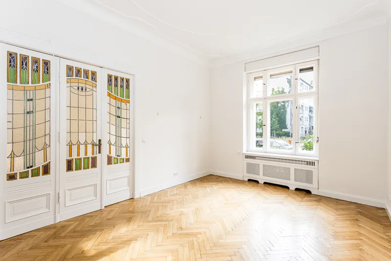 Exklusive, gepflegte 5-Raum-Wohnung mit Balkon in Berlin Schöneberg,  teilgewerblicher Mietvertrag — photo 1